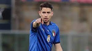 Dabei fällt der regisseur meistens nicht besonders auf. Jorginho Das Hirn Von Italiens Fussball Em Mannschaft