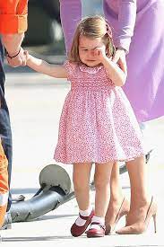 Princess Charlotte Breaks Down In Tears After Taking A Tumble On Royal Tour See Pictures Princess Charlotte Princess Charlotte Pictures Princesa Charlotte