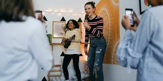 Kriti's fashion is for every day of the week. How To Make Instagram Reels In 2 Different Ways