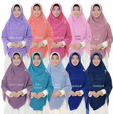 Mulai dari tren motif bunga dengan warna solid hingga tren motif abstrak dengan warna pucat. Warna Salem Pastel