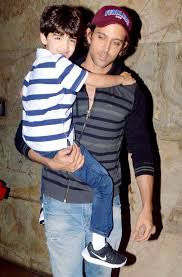 Hrithik Roshan With His Younger Son Hridhaan Bollywood Actors Hrithik Roshan Bollywood Stars Poslednie tvity ot hrithik roshan (@ihrithik). bollywood actors hrithik roshan