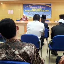 Kekeliruan ini menyebabkan ramai di antara kita berurusan dengan agensi yang salah dan tidak dapat. Photos At Jabatan Hal Ehwal Agama Islam Perlis Government Building In Kangar