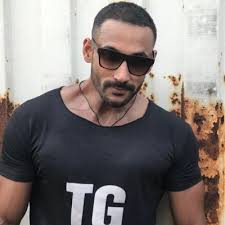 About john abrahams fashion statement, his style evolution, wardrobe basics, top fashion moment, trademark style, best feature, hairstyle and favorite designer. Tarun Gill On Twitter Inspiring John Abraham Body And Diet Plan On Tarun Gill Talks Johnabraham Tarungill Tgtalks Fitnessicon Fitlifestyle Bollywoodactor Healthylife Diet Training Discipline Motivation Sixpackabs Exerciseathome Https T
