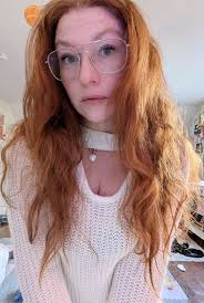 I'm convinced most of you are bots but for those of you who aren't here's a  little get to know me 🫶 Name: Eárin Age: 33 Height: 5'4 From: 🇮🇪 Sign:  Pisces