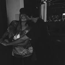 Black And White Kissing Aesthetic Pinterest Riddhisinghal6 Elegant Romance Cute Couple Relationship Goals Prom Kiss Love Tumblr Grun Metas De Relacionamento Amor Casal Fotos De Casais
