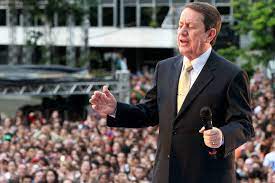 No ano passado, o pastor. Pastor R R Soares E Intubado Apos Complicacoes Da Covid 19 Diz Site 05 06 2021 Equilibrio E Saude Folha