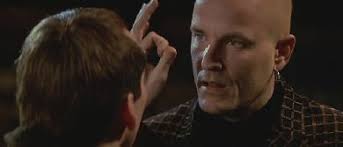 Im Körper des Feindes