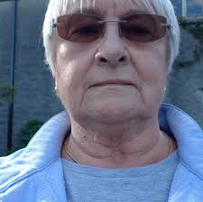 Edit wedding photo to non-wedding style