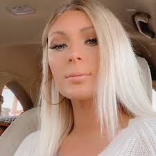 Belle Hartman's Instagram, Twitter & Facebook