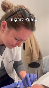 ד״ר נטליה מגיעה אלינו פעם בשבועיים , היא עובדת בתחום האסתטיקה , ב4 מרפאות  שונות בצפון , מכירה את כל חומרי המילוי וכל סוגי הטיפולים שיש בתחום , היא  מאד עדינה מאד קשובה ללקוחה, יש לנו תגובות ממש טובות ...