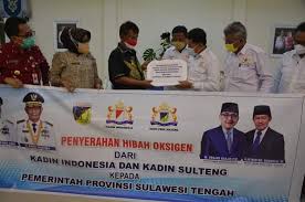Gubernur sulteng, rusdy mastura, menerima bantuan lanjutan iso tank oksigen dengan kapasitas 30 ton dari pt imip. Kadin Sulawesi Tengah Salurkan Bantuan Penanganan Covid19