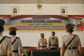 Check spelling or type a new query. Kapolda Bengkulu Pimpin Upacara Serah Terima Jabatan Tujuh Pejabat