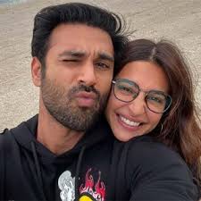 Vicky Kaushal unveils trailer of Varun Grover's directorial debut All India  Rank: “Hum dono engineers ka cinema ki duniya mein…” : Bollywood News