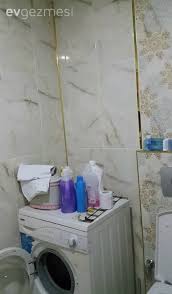 Limon tuzunu veya sirkeyi çamaşır makinenizin deterjan gözüne koyup, makinenin i̇sterseniz makinenin içerisine sirke döküp, deterjan gözüne de limon tuzu koyup çalıştırabilirsiniz. Yenilenen Banyoda Camasir Makinesi Uzerinde Nasil Bir Dolap Yapilmali Ev Gezmesi