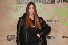 The designers in milan used the spring 2021 runways to reflect on the world in lockdown. Heidi Klum Lena Gercke Auf Der Fashion Week Mit Lorena Rae Nikeata Thompson