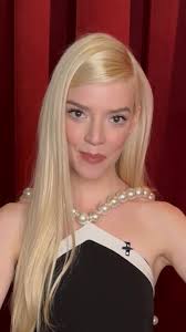 #LiveFashionFinder: Anya Taylor-Joy in PatBO