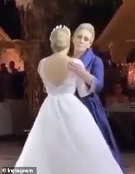 The married couple gave each other a thumbs up when. El Chapo S Daughter Ties The Knot With Drug Baron S Nephew Daily Mail Online