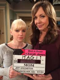 Mom Cbs Allison Janney And Anna Faris Mom Tv Show Tv Moms Mom Show