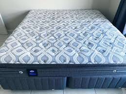 Sealy includes sealy and stearns & foster branded shipments. King Beds Classified Ads For Furniture Decor In Durban Olx South Africa