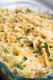 Thirty Minute Broccoli Chicken Casserole With Egg Noodles A Weeknight Dinner The Whole Family Will Chicken Recipes Casserole Noodle Casserole Recipes Recipes
