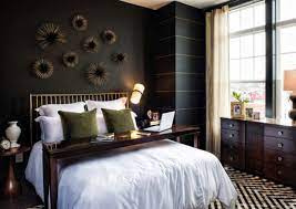 Bunun yanı sıra gözünüzü açtığınız anda güzel bir şey görerek güne başlamak iyi bir bir enerji ve mutluluk kaynağı da oluyor. Yatak Odasi Duvar Dekorasyonu Susleri 2021 Decombo