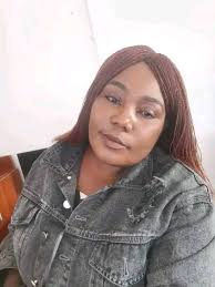 Just In: Uyu ndi Madalo Gilbert Sma yemwe anduna Vitumbiko Mumba anampatsa  mafunso awiri atatu dzulo, pomwe ndunayi inkayendera ma company ku  Lilongwe, ndipo a Madalo alemba izi patsamba lawo la Facebook