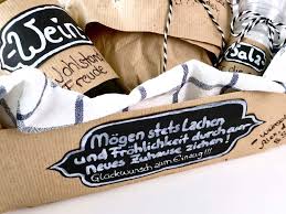 Früher galt man mit den lebensmitteln als. Brot Salz Und Wein Klassisches Geschenk Zum Einzug Neu Verpackt