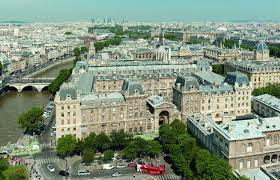 More notably, during the french revolution the parlement de paris operated from this site. Palais De Justice Fremdenverkehrsamt Paris