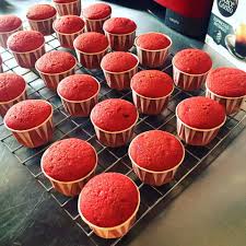 Panas kan oven selama 10minit dulu kemudian bakar kek menggunakan suhu 160° selama 50minit (bergantung pada. Tips Bakar Cupcakes Supaya Tak Kecut Dari Dapur Kak Tie