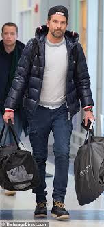 They were seen smiling and strolling around on the grounds of a. Bradley Cooper 44 Irina Shayk 33 Spotted At Jfk Airport After Baftas Lipstick Alley