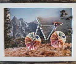 Geldgeschenk Fahrrad Basteln Anleitung Zum Nachbasteln Geschenke De Geldgeschenk Fahrrad Basteln Geldgeschenk Fahrrad Fahrrad Basteln