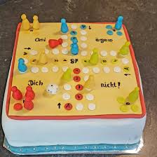 Aber vielleicht mag ihn trotzdem ein netter krönchenträger einstellen. Eierlikor Torte Motivtorte Mensch Argere Dich Nicht Motivtorte Coole Torten Motivtorten