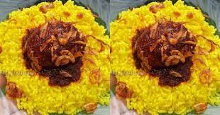 Nasi Kuning Khas Banjar Di 2021 Makanan Jalanan Makanan Kunyit