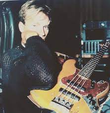 Pin By Talat Coruh On Jazz Rock Soul Bass Guitar Lessons Bass Guitar Singer