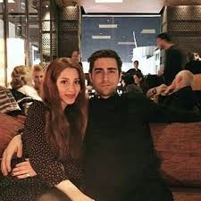 Fazilet hanım ve kızları çağlar ertuğrul deniz baysal ve tüm oyuncularin kamera arkası görüntüle. Caglar Ertugrul Yeni Askini Fazilet Hanim Ve Kizlari Dizisi Setinden Buldu