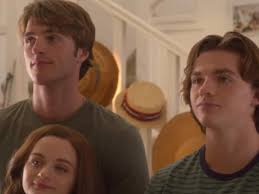 By the looks of this trailer, the harrowing conflict at the heart of the kissing booth 3 — the latest installment in netflix's kissing booth series — is whether its protagonist, elle (joey king), will go to harvard or uc berkeley. The Kissing Booth 3 Trailer Joey King S Elle Has A Major Decision To Make Amid A Heady Love Affair With Noah Pinkvilla