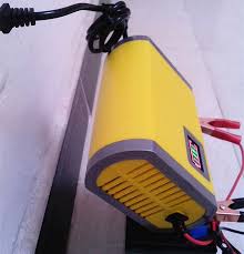 Adakah anda mempunyai masa untuk membuat perbandingan harga bateri kereta? Kedai Online Bateri Kereta Power Bank Caj Segera Keselamatan