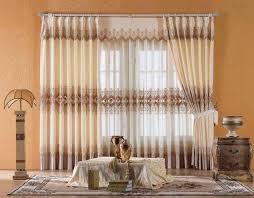 Nel 2015 le tendenze casa, per quanto riguarda i colori, ritornano ai colori della natura cachi, azzurro. Tende Da Interno Un Elemento Funzionale Che Diventa Arredo Bautrust