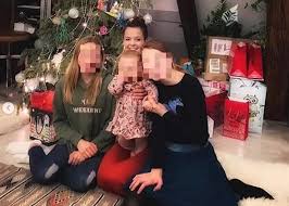 2021 zelená trefa karla janečka. Narocne Vanoce Miliardare Janecka Se Tremi Zenami A Ctyrmi Potomky Blesk Cz