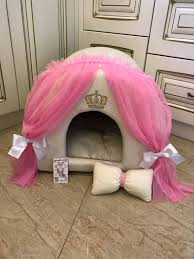 Pin By Dogaguclu On Camas Para Perritos In 2020 Cute Dog Beds Dog Clothes Diy Puppy Beds