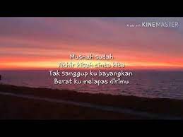 Lirik lagu aku selalu tersenyum bayangkan kita hidup berdua berjalan berpegangan tangan takkan kau lepaskan ini diproduksi oleh hafiz suip yang menjadi original soundtrack (ost) dia menantu rahsia. Ku Tak Rela Jom Dengar Dulu Lagu Best Ni Lirik Musnah Sudah Akhir Kisah Cinta Kita Youtube