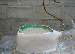 Ghivece De Flori In Forma De Lebada Confectionate Din Sticle De Plastic Diy Pots Diy Plastic Bottle Recycle Plastic Bottles