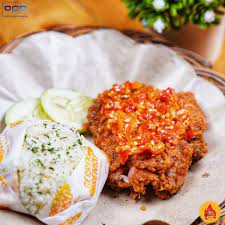 Tiap mau beli di bensu selalu stok kosong akhirnya cuba buat sendiri 😁 dan alhamdulillah enak kata temen temen lain 😂 Geprek Bensu Sidoarjo A Twitter Paket Geprek Bensu Nasi Daun Jeruk Gurihnya Nasi Daun Jeruk Nya Enak Banget Apa Lagi Disantap Sama Ayam Pedas Yang Di Geprek Dg Sambal Bisa Pilih Level
