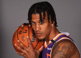 Valley Suns crowd helps lift them to home debut win