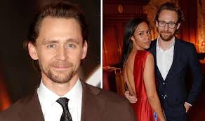 Tom hiddleston is the son of diana patricia and james norman hiddleston. Tom Hiddleston Wife Is Tom Hiddleston Married Insider Loki Star S Dating History Big World Tale