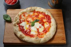 Pizza Fatta In Casa Con Il Fornetto Rotondo Sphera On Tognana Home Https Magazine Tognana Com Nel 2020 Ricette Pizza Fatta In Casa Idee Alimentari