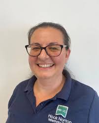 Caroline Salter's Instagram, Twitter & Facebook