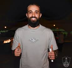 وحسب موقع «كووورة»، ثبتت إيجابية مسحة إدريس فتوحي، بعد مخالطته وكيل أعماله المصاب بالعدوى، وسيتم إجراء مسحة طبية ثانية. Ø§Ù„Ø£Ù‡Ù„ÙŠ Ø§Ù„Ø³Ø¹ÙˆØ¯ÙŠ ÙŠØ¹Ù„Ù† ÙˆØµÙˆÙ„ Ø¥Ø¯Ø±ÙŠØ³ ÙØªÙˆØ­ÙŠ Ø¥Ù„Ù‰ Ø¬Ø¯Ø© ÙƒÙˆØ±Ø© 365