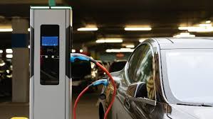 Benzin Zamları Cepleri Yakarken: Elektrikli Arabalar Neden Ön Plana Çıkıyor?