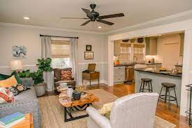 Home Town A Bachelor S Paradise Home Town Hgtv Home Town Hgtv Hgtv Living Room Home